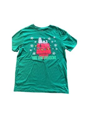 Peanuts Green Holiday Snoopy Graphic Tee -Men’s Size M